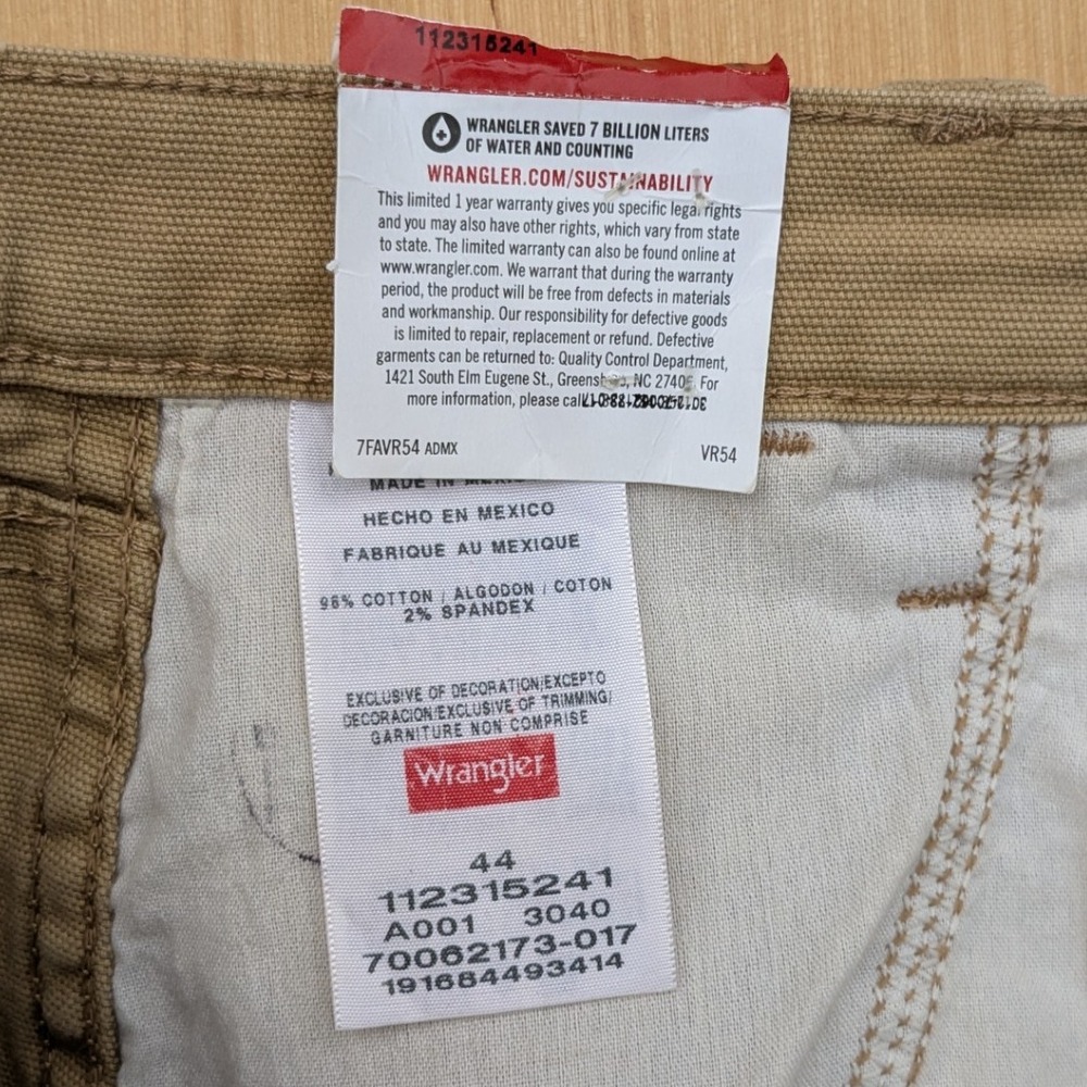 NWT Wrangler Carpenter Canvas Kahai Beige Flex Comfort Shorts Men's 44 - Picture 4 of 4